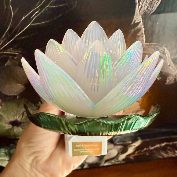 NEW Tiana Adjustable Wallflowers Scent Control™ Nightlight Plug In - Picture 3 of 5